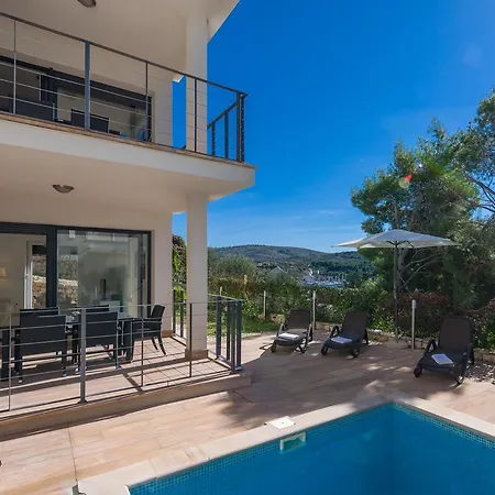 Apartment Old Mill Milna (Brac)